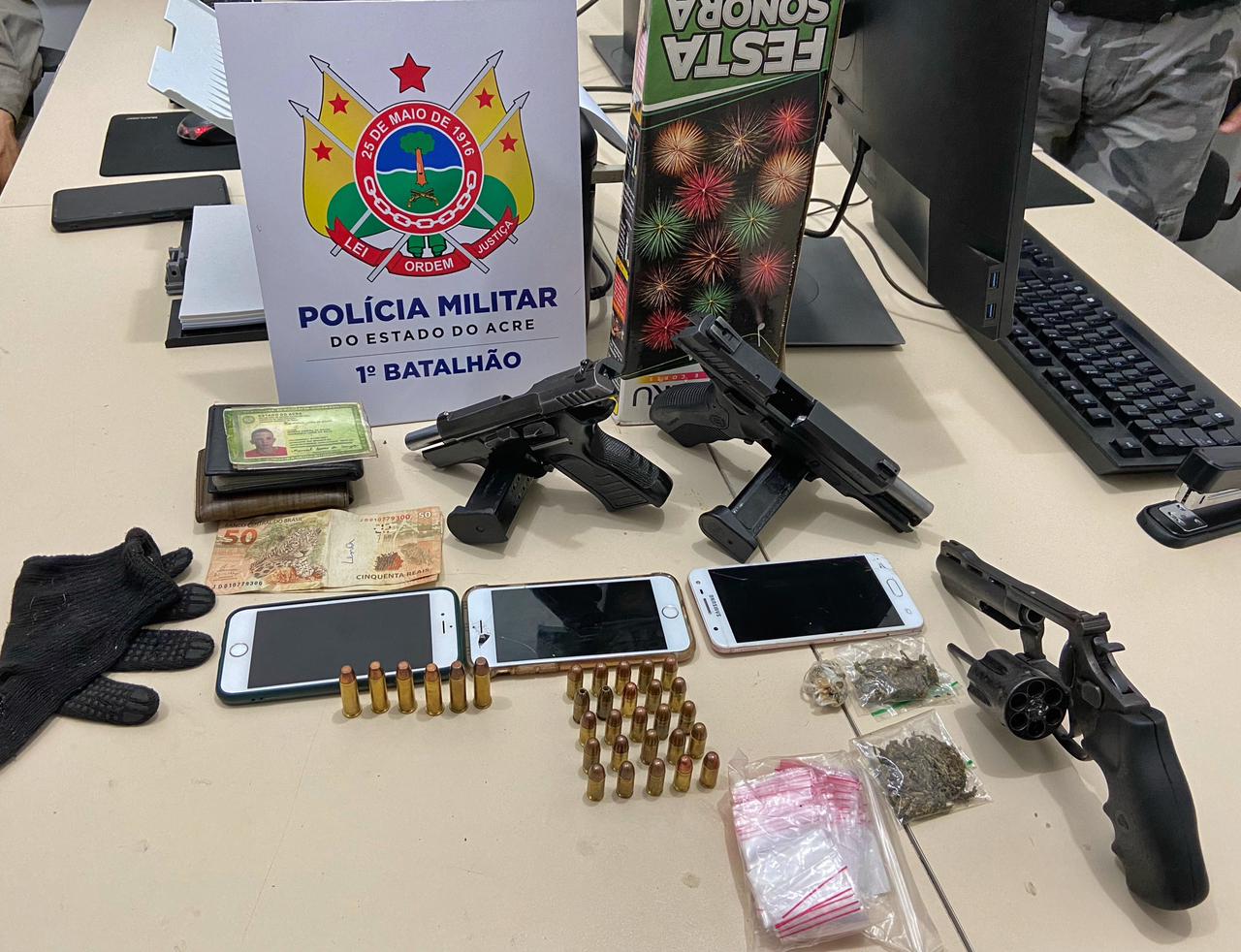 PMAC prende seis pessoas, apreende armas e drogas após confronto de facções na região da Baixada